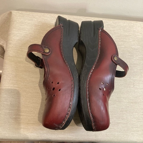 SANITA Sz 41 Professional Slip On Leather Perforated Toe Cap Comfort Clog Mules - Picture 4 of 15